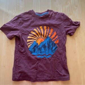 NWOT Boy’s t-shirt with sunrise